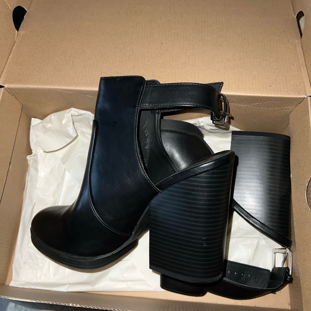 Worn once black strap chunky heel